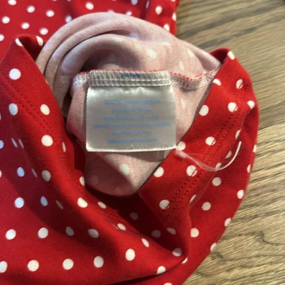 Super soft and festive Jammie’s
Size 8, run small, 100% pima cotton - Picture 4 of 4